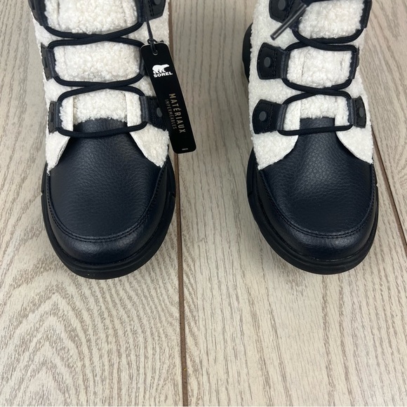 Sorel Explorer II Joan Cozy Leather Faux Shearling Boots 6.5 Black/Sea Salt $165 - Picture 4 of 10